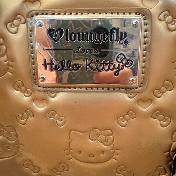 Loungefly Hello Kitty Gold Embossed Women's Bag - Picture 9 of 10
